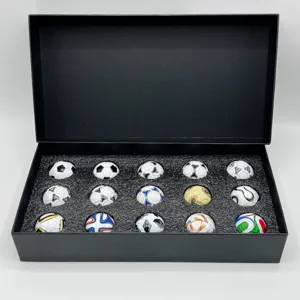 Ensemble de 15 mini ballons de football coupe du monde souvenir collection boîte cadeau.
