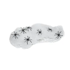 Accessoires de décoration Halloween fausse toile d'araignée avec araignées noires en plastique.