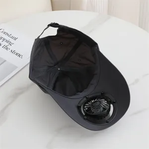 Casquette de baseball d'été respirante avec ventilateur intégré sur la visière pour le plein air.