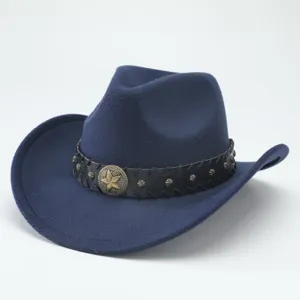 Vista dettagliata del cappello da cowboy in lana blu scuro, con fascia in pelle e stella.