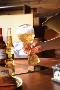 Weltcup Trophäe geformtes Bierglas große Kapazität Neuheit Glasbecher für Bar Party Sportfans