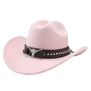 Cappello da cowboy occidentale rosa per donna con fascia in pelle marrone e decoro di teschio