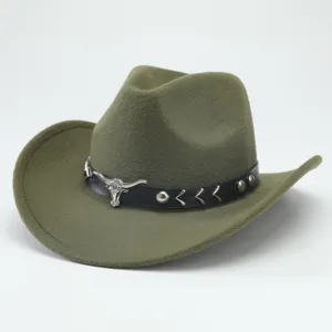 Chapeau de cow-boy western vert armée avec bande en cuir noir et détail métal tête de taureau.