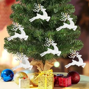 Weihnachtsbaum Hängende Ornament weiße Glitzer Rentier Figur Detail Szene Dekor.