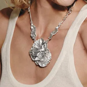 Exaggerated metallic irregular ruffled flower pendant necklace for women fashion jewelry style