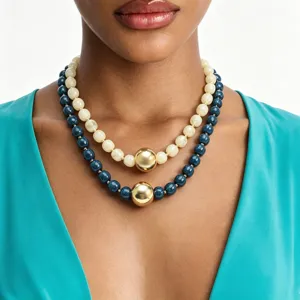 Doppelreihige Harz Perlen Statement Halskette mit Goldkugeln fuer Damen Sommer Mode