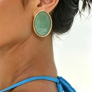 Vintage green marbled resin oval earrings with gold-tone metal frame for women chic style