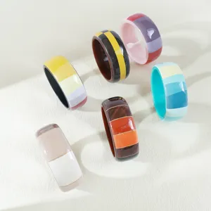 Set di bracciali in acrilico geometrico colorato, bracciale rigido a righe retrò per donne.