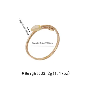 Vista detallada de dimensiones del brazalete de serpiente dorada con longitud, diámetro y peso.