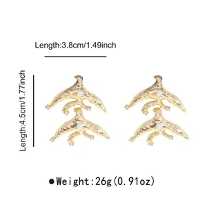 Goldene Vintage-Tauben-Ohrringe mit Perlen, elegante geometrische Vogelohrringe für Damen.