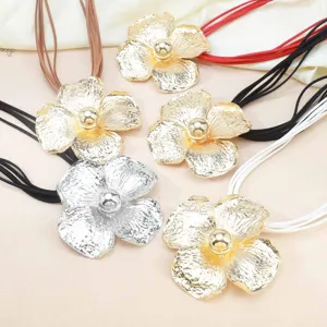 Chique meerlaagse suède koord grote bloem hanger ketting statement mode sieraden