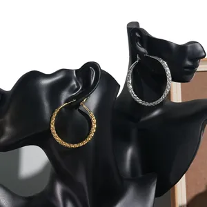 Gedraaide metalen creolen set, elegante gouden en zilveren oorbellen voor damesmode.