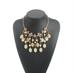 Trendy natural stone tassel pendant necklace, multi-layer claw chain fashion jewelry.