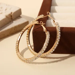 Vrouwen Minimalistische Metalen Strass C-Vormige Creolen Luxe Mode Ingelegde Geometrische Oorbellen Voor Dagelijks Feest Sieraden