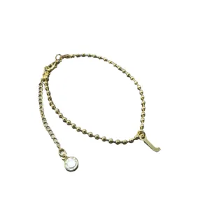 Goudkleurige kralenketting armband met letterhanger en kristallen bedel voor vrouwen