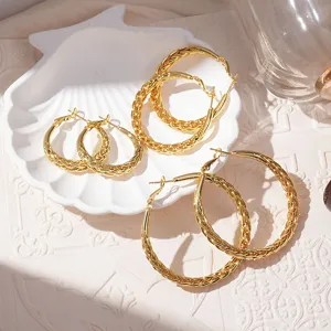 Vergulde gedraaide creolen set, stijlvolle metalen gevlochten grote oorbellen voor dames.