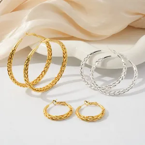 Goud- en verzilverde metalen gedraaide creolen oorringen set, minimalistische geometrische sieraden.