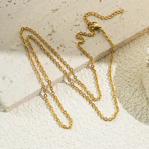 Gouden roestvrijstalen O-ketting ketting, eenvoudig minimalistisch sleutelbeensieraad voor dagelijks.