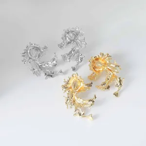 Retro geometric irregular design earrings, light luxury delicate everyday metal ear studs.