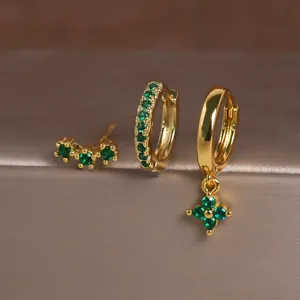 Chique groene zirkonia klaver oorringen set, modieuze vergulde koperen sieraden voor vrouwen.
