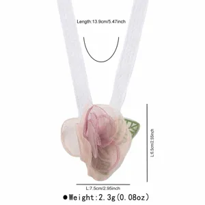 Gedetailleerd overzicht van de zoete mesh lint bloem choker accessoire, elegant met duidelijke maten.