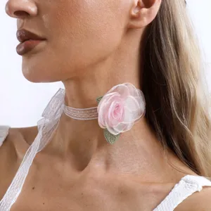 Zachte roze mesh stof bloem kant choker ketting voor vrouwen, elegante bruid nek sieraden.