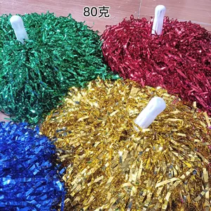 Gedetailleerd close-upoverzicht van kleurrijke cheerleading pompons met handige handgrepen.