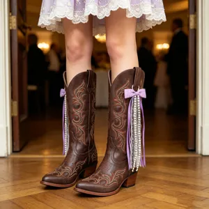 Bottes de cowboy occidentales marron avec nœud violet perles ruban breloques chaussures