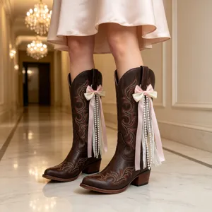 Damen Western Cowboy Stiefel mit süßen Schleifen Perlen Quasten braune Stiefel Detail
