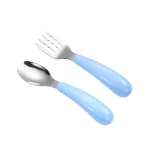 Edelstahl Kleinkind Gabel und Löffel Set mit niedlichen blauen Griffen für Babys.