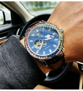 Luxe automatische mechanische herenhorloge met sterrenhemel wijzerplaat en regenboog bezel.