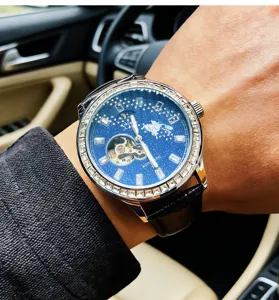 Heren automatische mechanische horloge met sprankelende kristallen bezel en wijzerplaat.