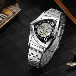 Heren automatisch mechanisch horloge met unieke driehoekige wijzerplaat en stalen band.