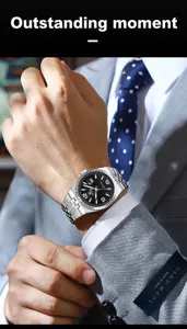 Luxus Business Herrenuhr mit Edelstahl Gliederarmband und schwarzem Zifferblatt.