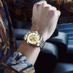Herren Automatikuhr Skelett Retro Römische Ziffern zweifarbiges Edelstahl Armband