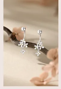 Orecchini a lobo con fiori dolci in argento S999, delicati gioielli stile bosco.