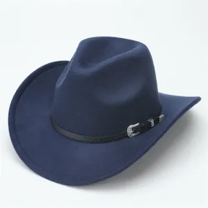 Cappello da cowboy occidentale in feltro blu navy dettaglio, cinturino in pelle fibbia.