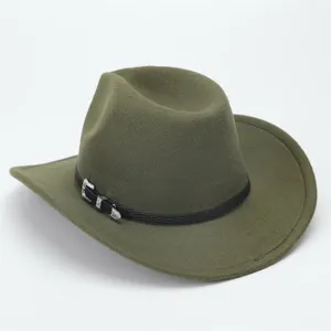 Dettaglio cappello feltro verde oliva, cappello cowboy western vintage con cintura.