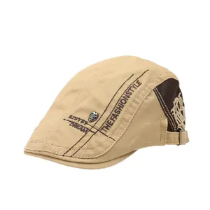 Herren Schiebermütze khaki Newsboy Hut mit Totenkopf Metalldekor bestickten Buchstaben Herbst.