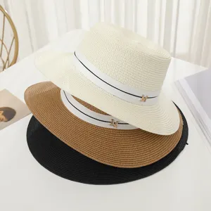 Chapeau de paille d'été pour femme chapeau de soleil à bord plat avec ruban et métal M.