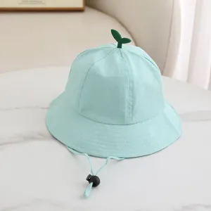Kinder Sonnenschutzhut mit süßem grünem Blattdekor und verstellbarem Kinnriemen für Kids.