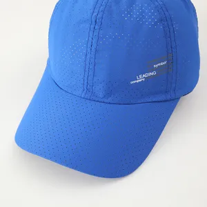 Atmungsaktive schnelltrocknende Mesh-Baseballkappe für den Sommer Sonnenschutz und Outdoor Sport.