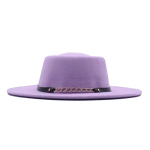 Damen Herbst Winter lila flacher Fedora Hut Filz Jazz Kappe mit Kette Riemen Streetwear Stil