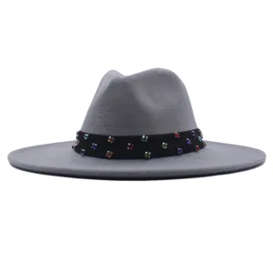 Grauer Wollfilzhut mit schwarzem Strassband, eleganter breiter Rand Vintage Jazzhut für Damen.