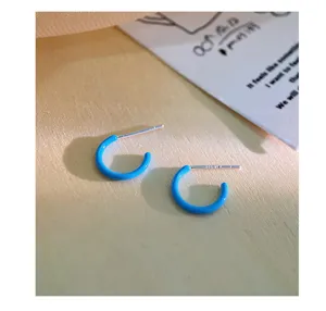 Orecchini a cerchio C in smalto blu, gioielli minimalisti in argento 925 per donne.