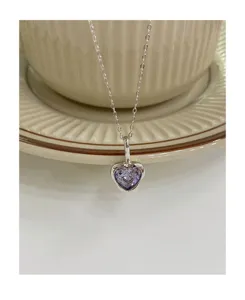 Silber unregelmäßig Herz lila Zirkonia Anhänger Halskette Damen Mode Schmuck Kette.