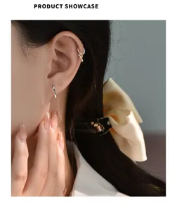 Elegantes Set aus Sterlingsilber Ohrringen und Ohrklemme, minimalistischer Silberschmuck.
