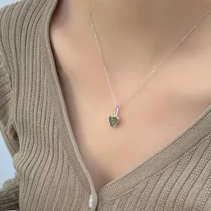 S925 Sterling Silber Unregelmässig Grün Herz Anhänger Halskette Elegante Kette