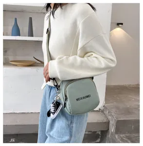 Canvas crossbody bag for women, trendy Korean style single shoulder bag, cute student bag.