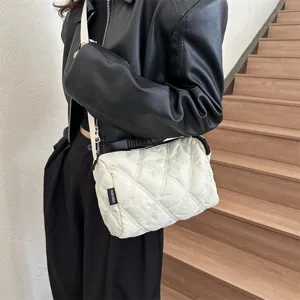 Bolso de hombro acolchado de tela oxford de color liso bolso cruzado casual para mujer